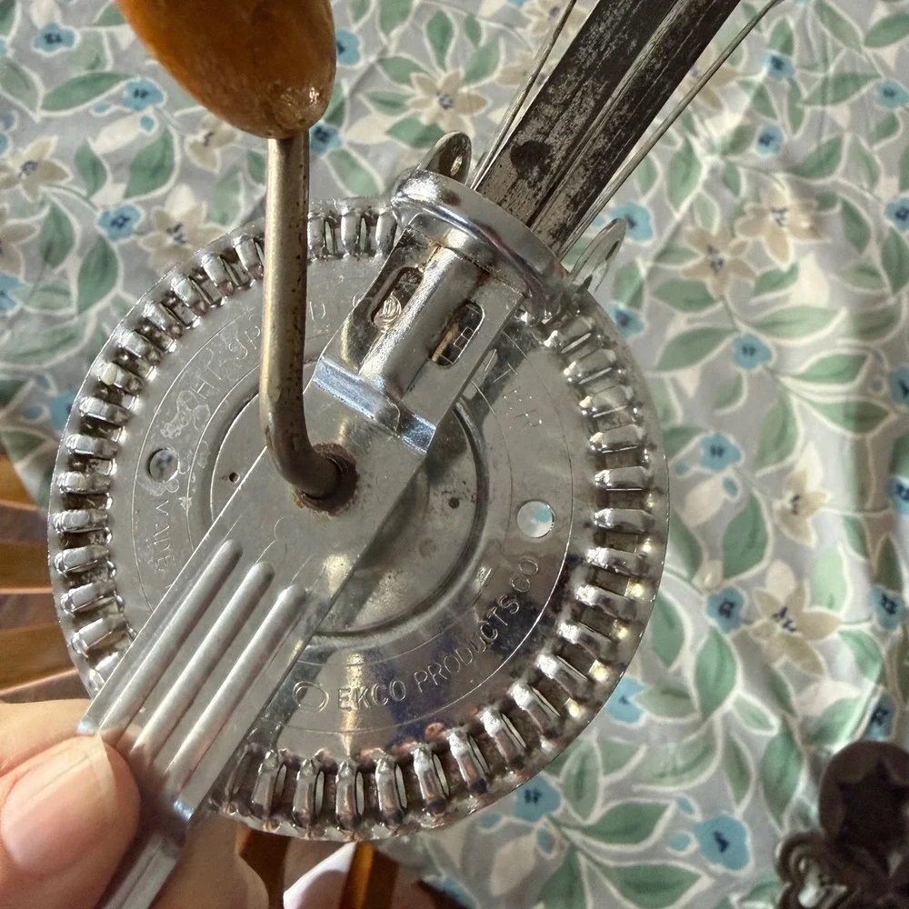 Vintage‎ Ekco High Speed Beater Hand Crank Egg Mixer Wood Handle Made in USA
